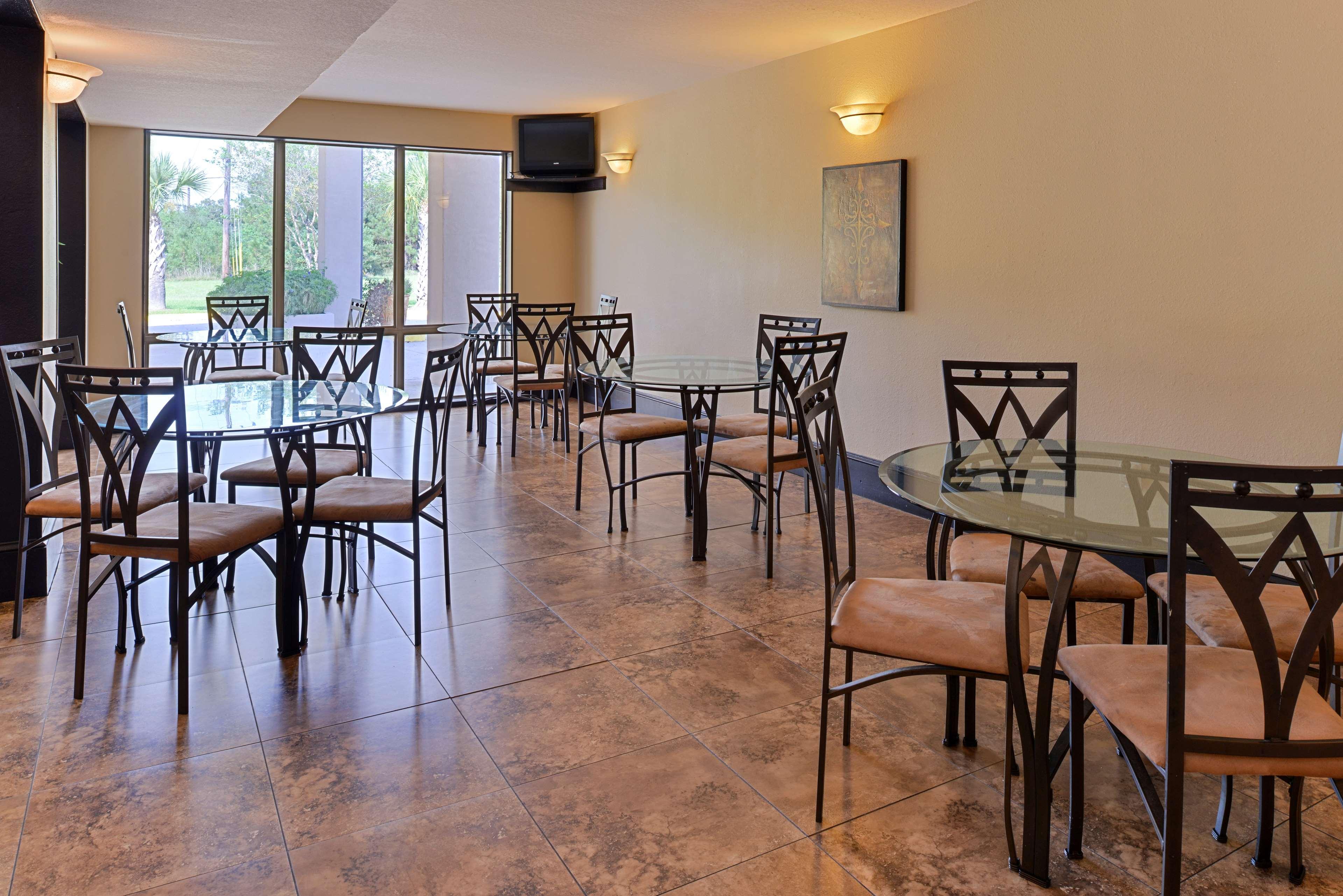 Vila Gale Cabo Cabo de Santo Agostinho Exterior photo The dining room at the hotel